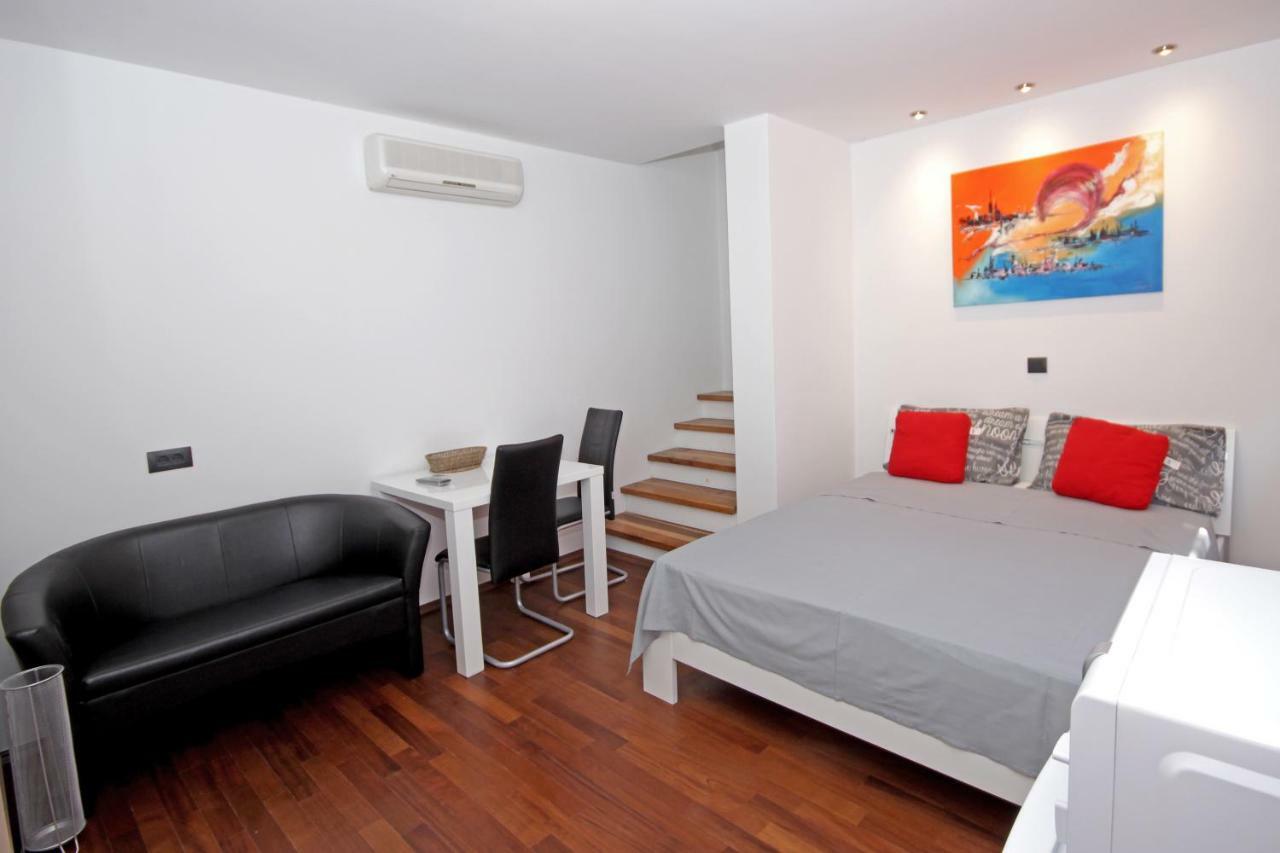 Apartments Natasa Pula Exterior photo